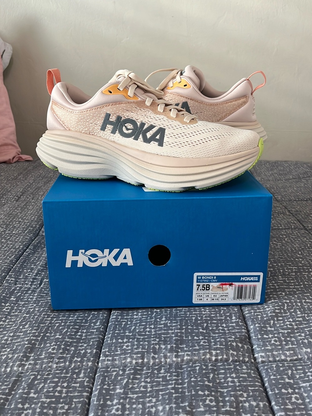 New Size 7.5B Hoka Women's Bondi 8 Running Shoe Peach Lime Accents Cream Vanilla